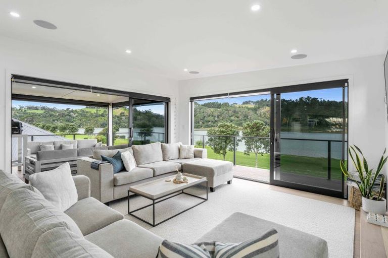 Photo of property in 18 Admiral Drive, Cooks Beach, Whitianga, 3591