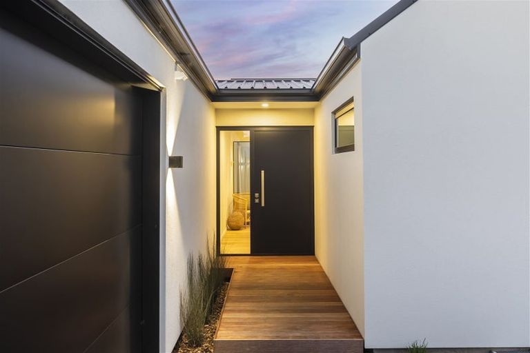 Photo of property in 28 Oakmill Drive, Casebrook, Christchurch, 8051