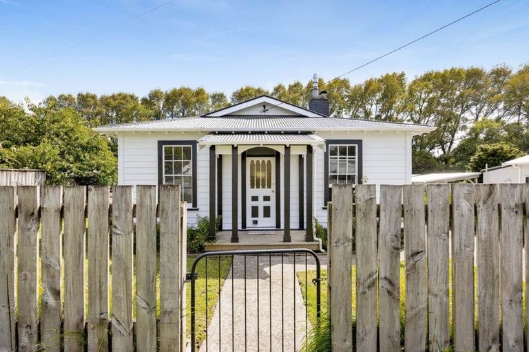 Photo of property in 6 Ford Street, Stratford, 4332