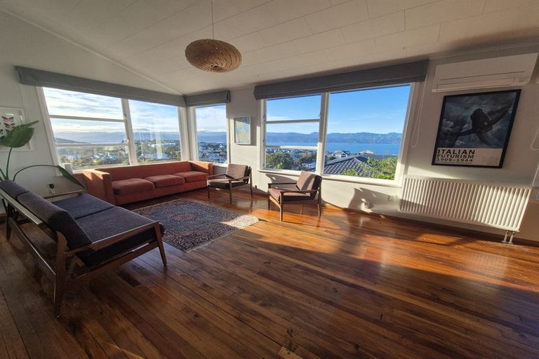 Photo of property in 33 Ranui Crescent, Khandallah, Wellington, 6035