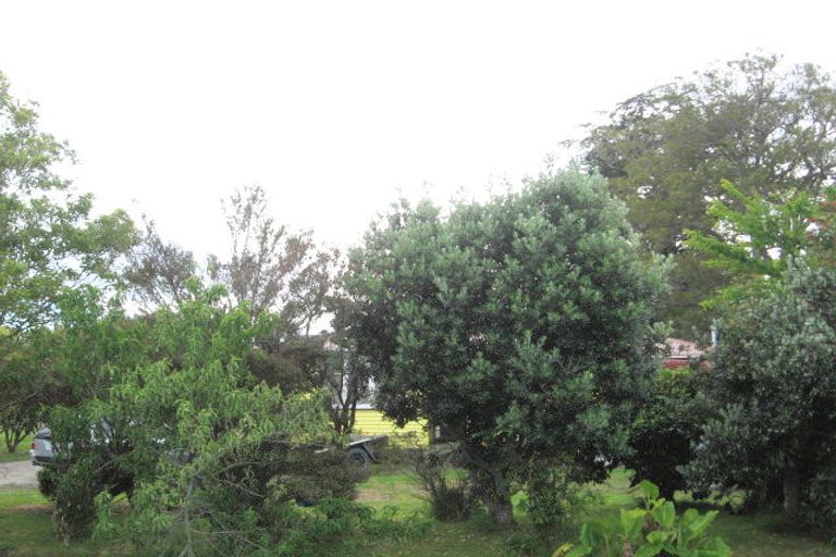 Photo of property in 16 Parkinson Street, Tolaga Bay, 4077