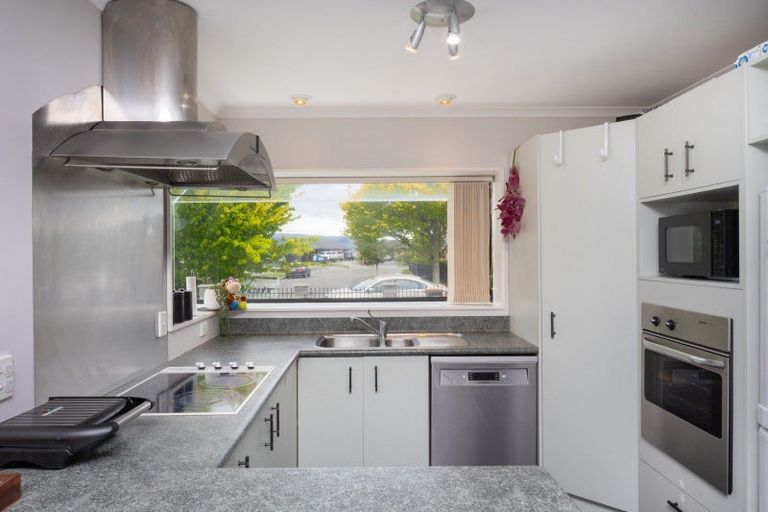 Photo of property in 10 Parnell Heights Drive, Kelvin Grove, Palmerston North, 4414