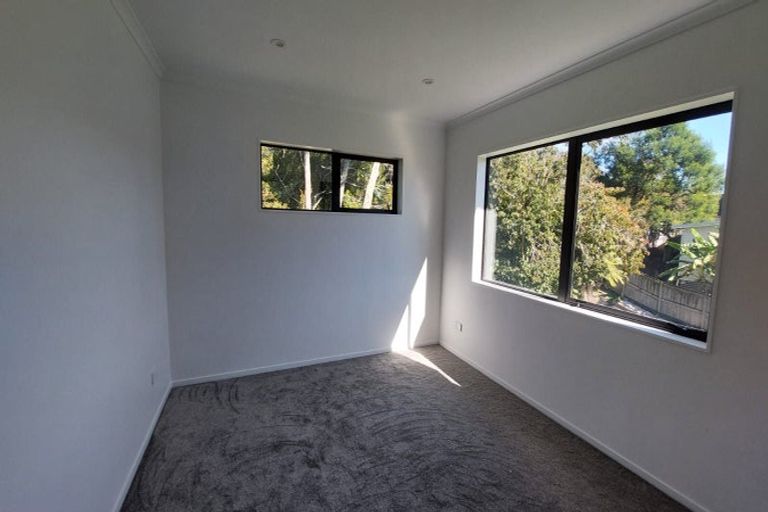 Photo of property in 130 Solar Road, Glen Eden, Auckland, 0602