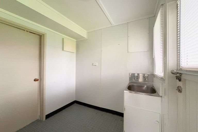 Photo of property in 16 Attlee Place, Gisborne, 4010