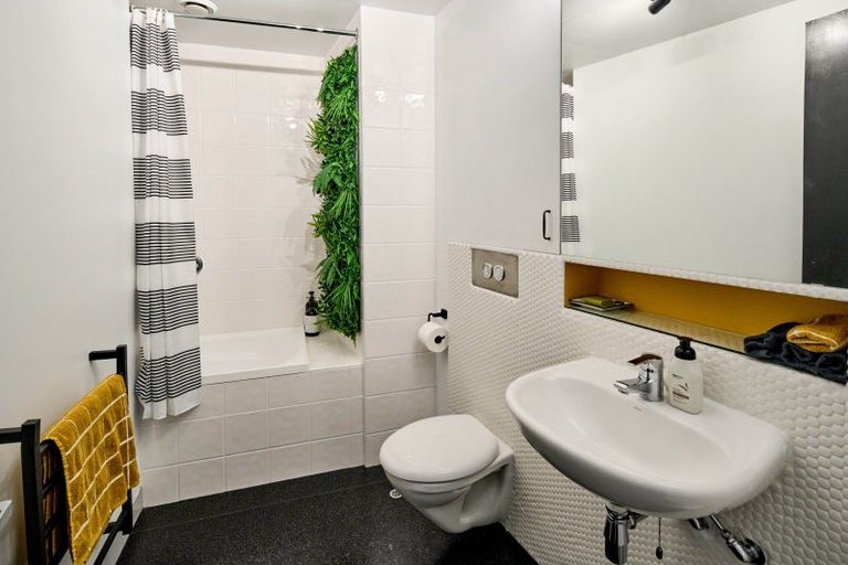 Photo of property in Gerondis Bldg Apartments, 209/60 Willis Street, Wellington Central, Wellington, 6011