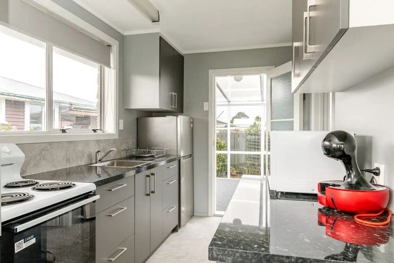 Photo of property in 25-27 Romilly Street, Westport, 7825