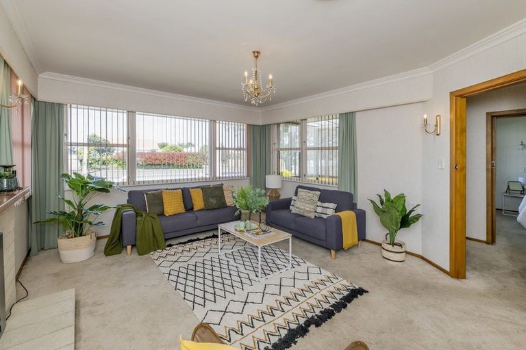 Photo of property in 611 Queen Street East, Levin, 5510