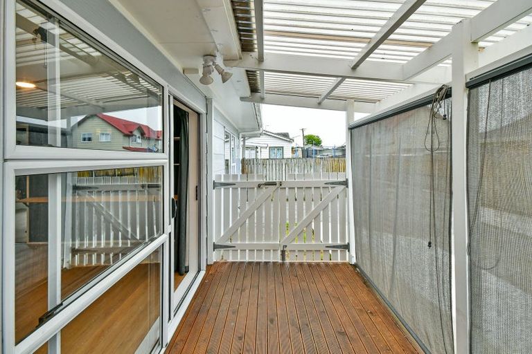 Photo of property in 1/8 Onslow Road, Papakura, 2110