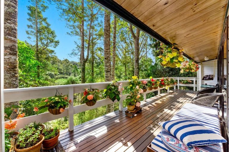 Photo of property in 89 Brick Bay Drive, Sandspit, Warkworth, 0982