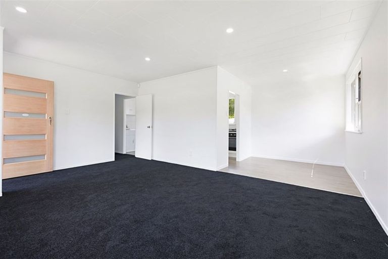 Photo of property in 25 Hewlett Road, Massey, Auckland, 0614