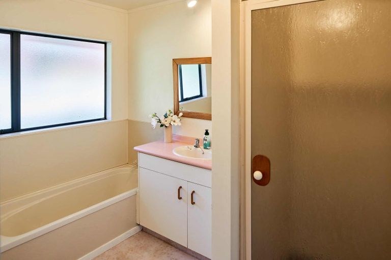 Photo of property in 26 Musket Lane, Whitby, Porirua, 5024