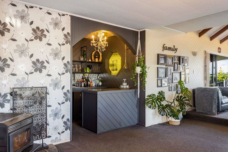 Photo of property in 24 Granville Drive, Massey, Auckland, 0614