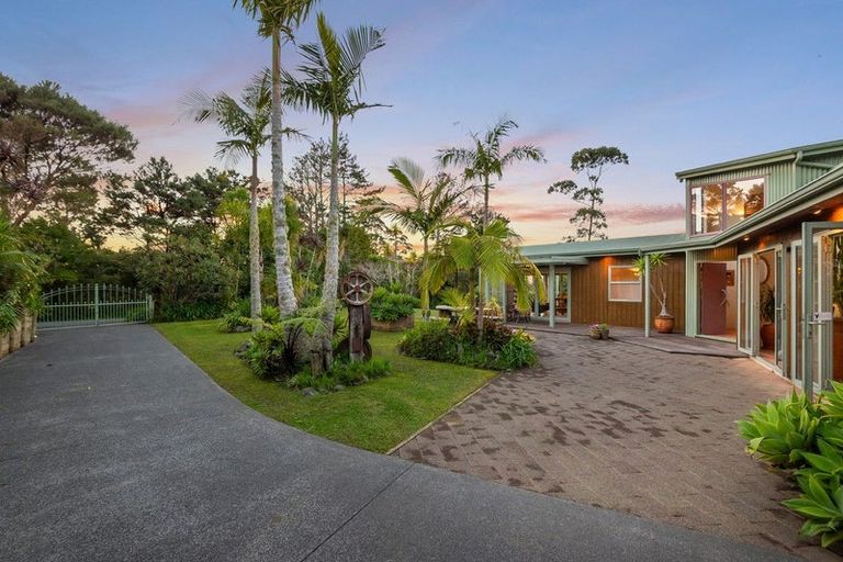 Photo of property in 417 Paremoremo Road, Paremoremo, Auckland, 0632
