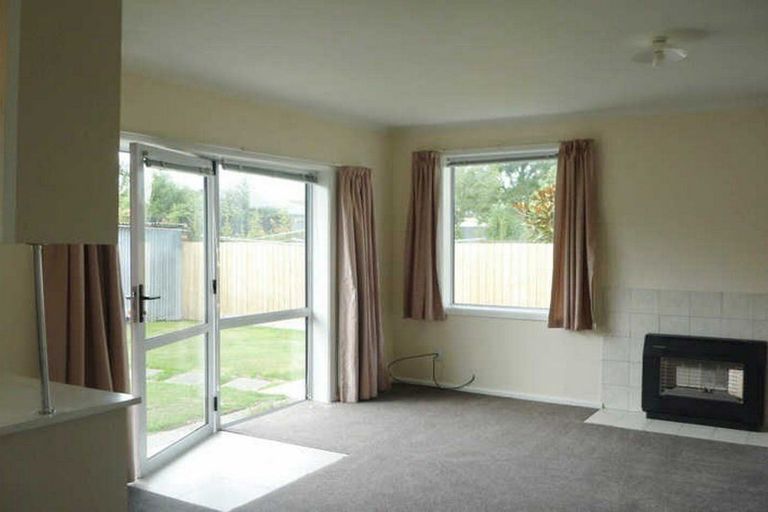 Photo of property in 2/8 Dover Street, St Albans, Christchurch, 8014