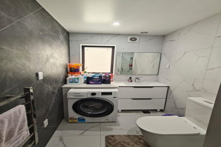 Photo of property in 12c Minaret Drive, Bucklands Beach, Auckland, 2014