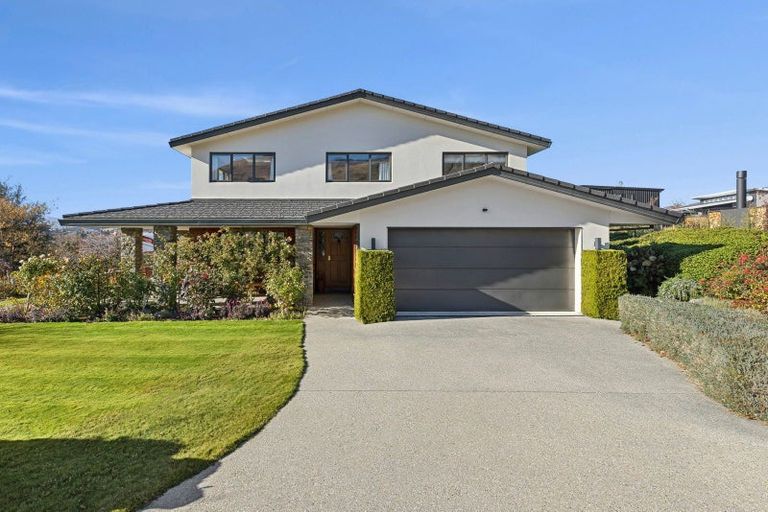 Photo of property in 29 Kelliher Drive, Wanaka, 9305