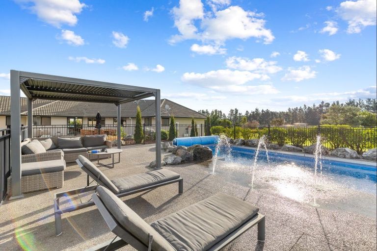 Photo of property in 44 Tutakarae Road, Kelvin Grove, Palmerston North, 4470