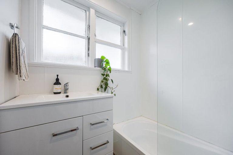 Photo of property in 36a Silverstone Place, Henderson, Auckland, 0612