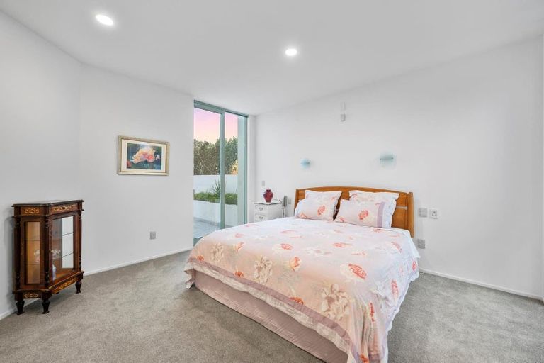 Photo of property in 1/9 The Esplanade, Castor Bay, Auckland, 0620
