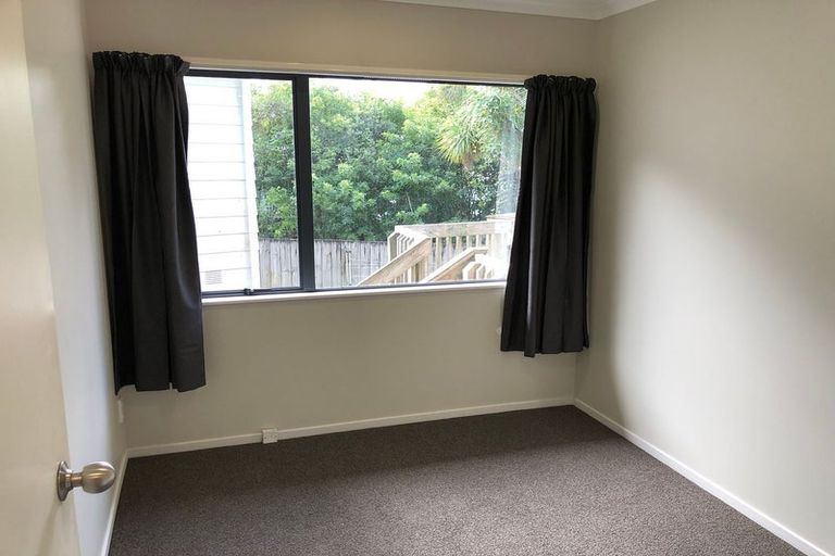 Photo of property in 42 Pisces Road, Glen Eden, Auckland, 0602
