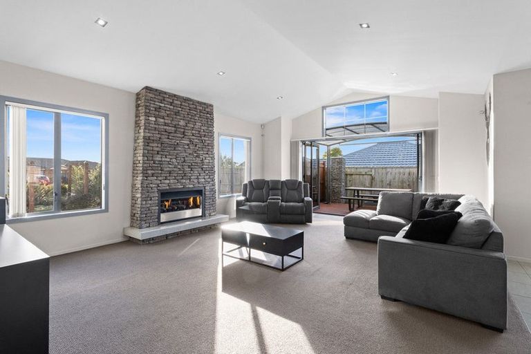 Photo of property in 48 Karamea Street, Whalers Gate, New Plymouth, 4310