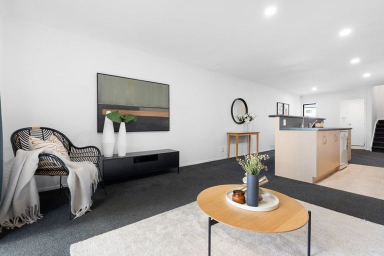 Photo of property in 3/4 Charlenne Close, Ranui, Auckland, 0612
