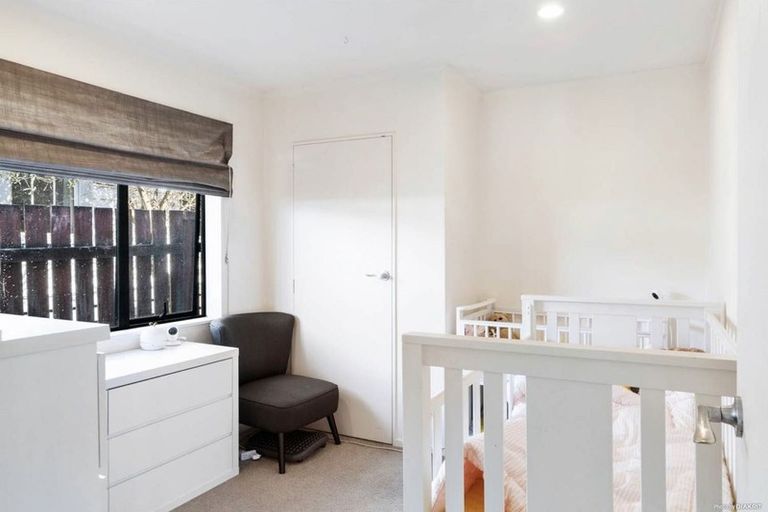 Photo of property in 143 Colwill Road, Massey, Auckland, 0614