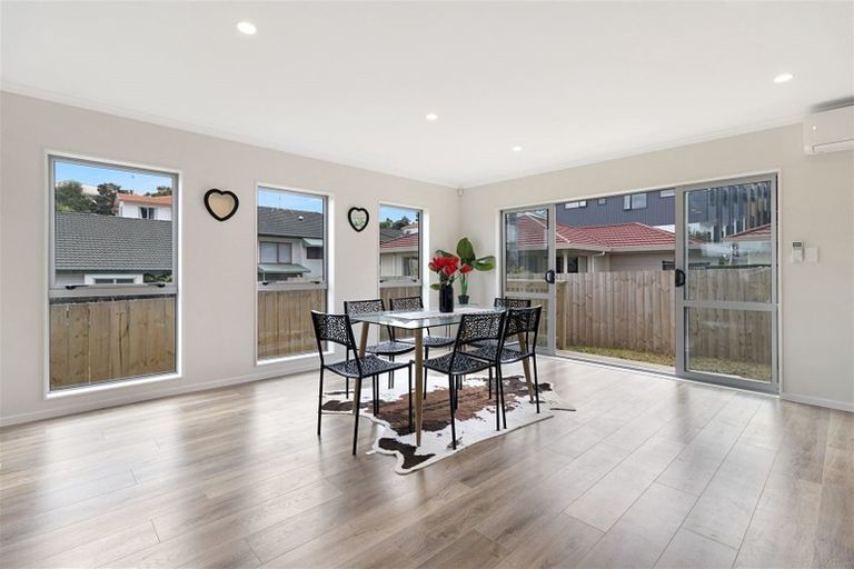 Photo of property in 2a Palmgreen Court, Stanmore Bay, Whangaparaoa, 0932