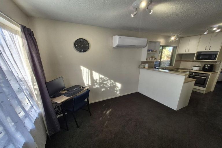 Photo of property in 2/92 North Avon Road, Richmond, Christchurch, 8013