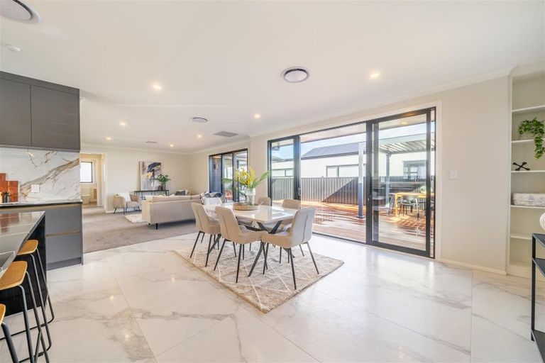Photo of property in 17 Cynisca Crescent, Wallaceville, Upper Hutt, 5018