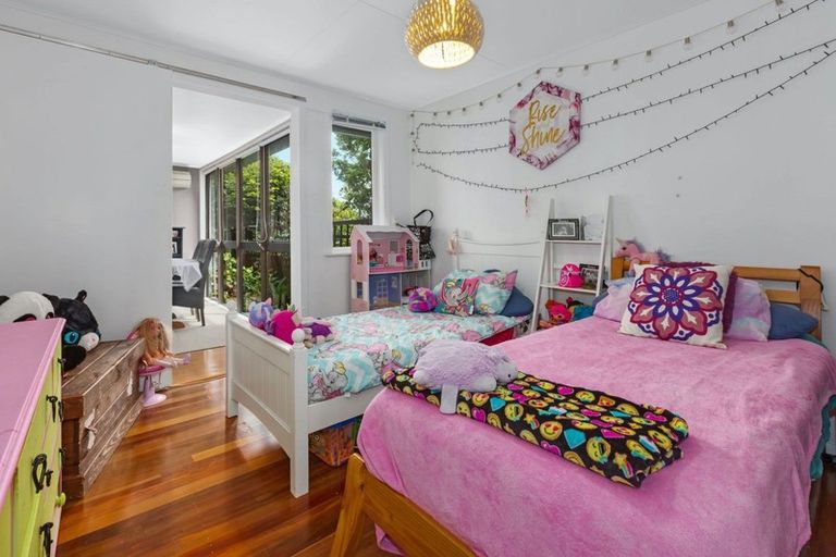 Photo of property in 33a Herewini Street, Titahi Bay, Porirua, 5022