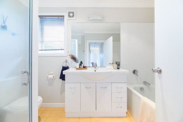 Photo of property in 13 Roby Street, Te Atatu Peninsula, Auckland, 0610