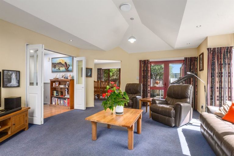 Photo of property in 12 Kilkelly Close, Tawa, Wellington, 5028