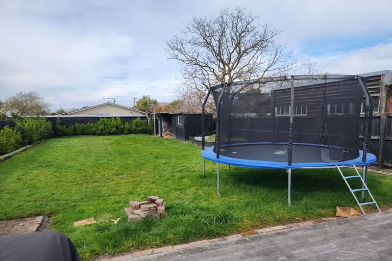 Photo of property in 98 Geraldine Street, Edgeware, Christchurch, 8013