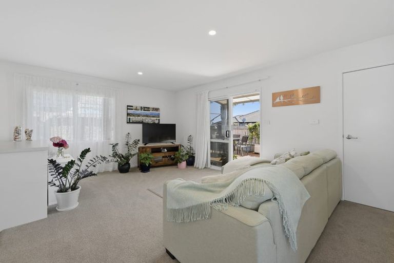 Photo of property in 11 Kamahi Crescent, Papamoa Beach, Papamoa, 3118