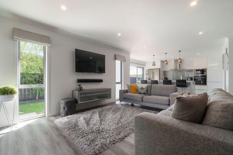 Photo of property in 49 Pohutukawa Parade, Riverhead, 0820