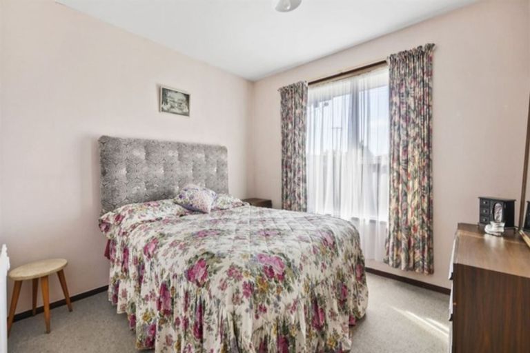 Photo of property in 392 Mairehau Road, Parklands, Christchurch, 8083