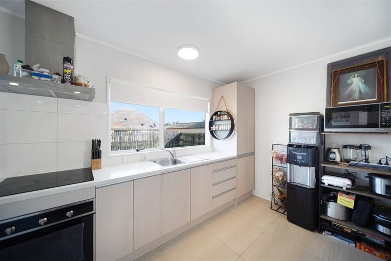 Photo of property in 2/22 Bingara Place, Favona, Auckland, 2024