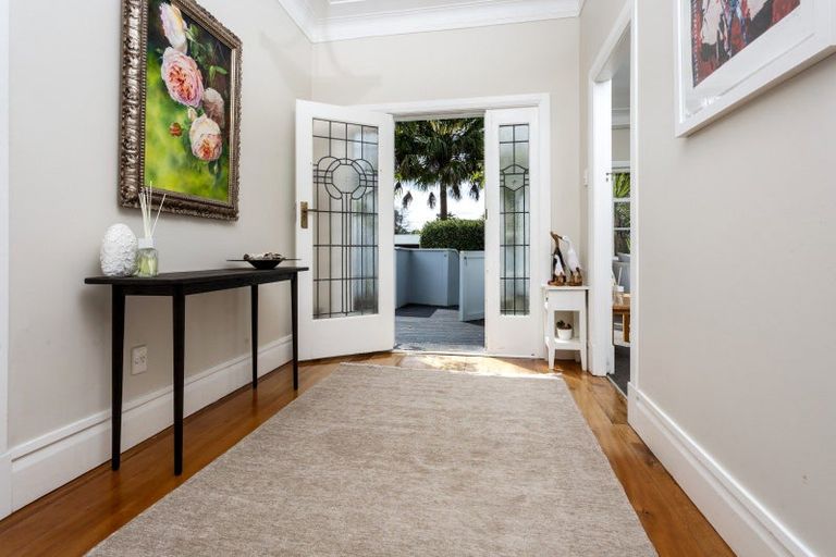 Photo of property in 181b Greenhithe Road, Greenhithe, Auckland, 0632