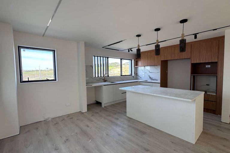 Photo of property in 20b Makomako Drive, Orewa, 0931