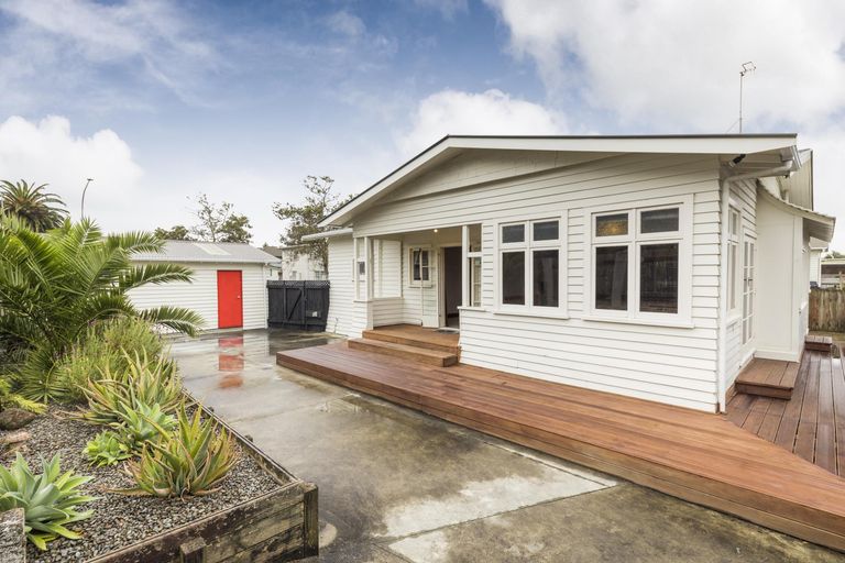 Photo of property in 81 Stanley Avenue, Palmerston North, 4414