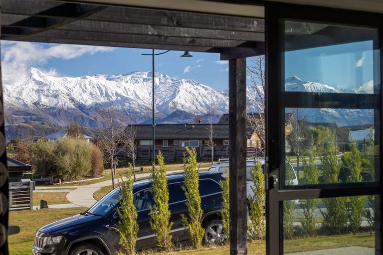 Photo of property in 52 Minaret Ridge, Wanaka, 9305