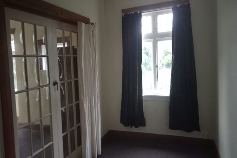 Photo of property in 103 Mortimer Terrace, Brooklyn, Wellington, 6021