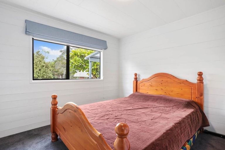 Photo of property in 184 Hutchinson Avenue, New Lynn, Auckland, 0600