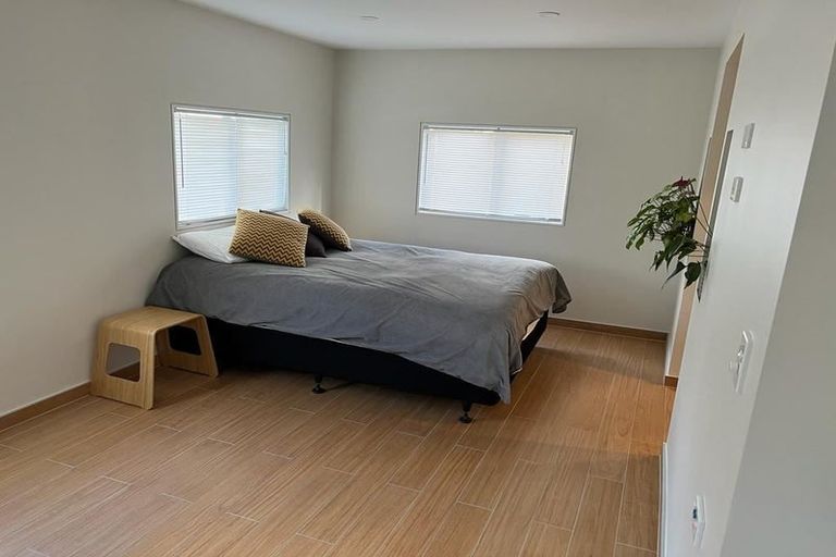 Photo of property in 11 Meadow Crescent, Te Atatu South, Auckland, 0602