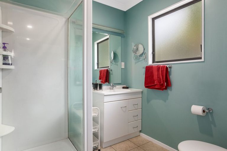 Photo of property in 5 Gybe Place, Whitby, Porirua, 5024