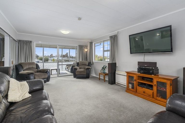 Photo of property in 12 Haggitt Street, Feilding, 4702