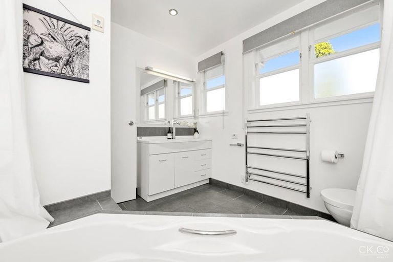 Photo of property in 24 Longfellow Street, Trentham, Upper Hutt, 5018