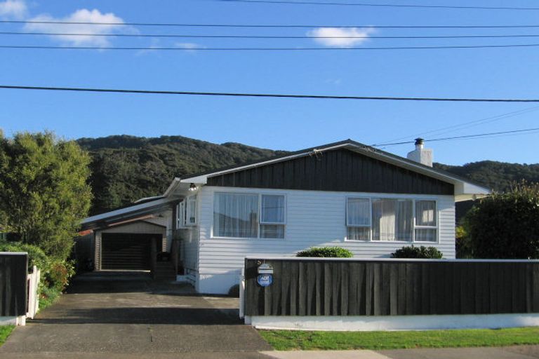 Photo of property in 5 Konini Street, Wainuiomata, Lower Hutt, 5014