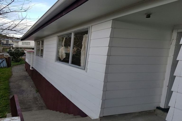 Photo of property in 35 Leo Street, Glen Eden, Auckland, 0602